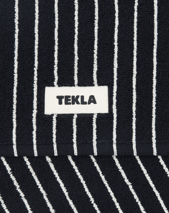 Tekla | Tekla badematte | Badematte 50x70 black stripes