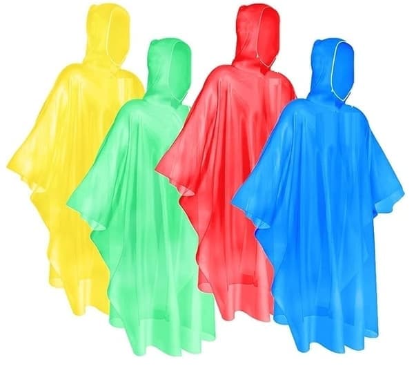 Regnponcho med Huva. Praktisk, lätt och redo för oväntade regnskurar!
