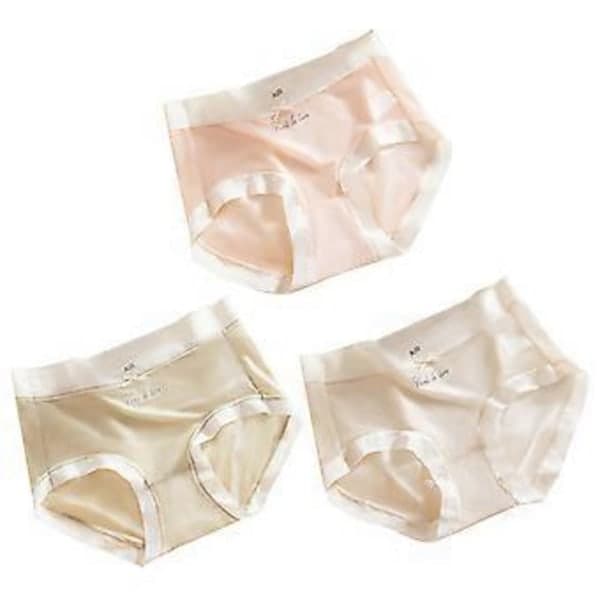 Middels høyde jenter har fire sesonger med tynne, søte japansk stil is-silke trekantshorts. (style256)