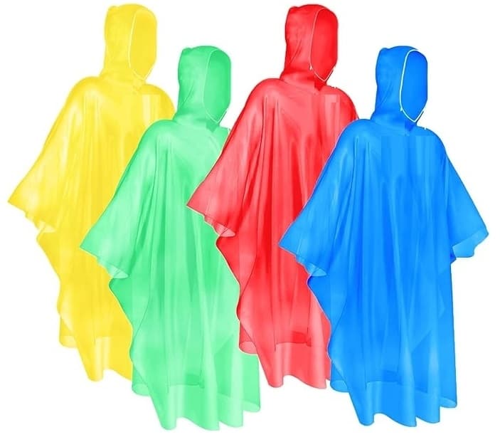 Regnponcho med hette. Praktisk, lett og klar for uventede regnskyll!