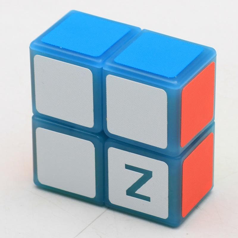 Versjon Mini ZCUBE 1x2x2 Speed ​​Cube Profesjonell Magic Triangle Shape Twist Pedagogisk Barneleker Julegave