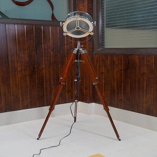 Vintage spotlight, stor lampe, marine stativ, studiosøkelys, teatergulvlampe,