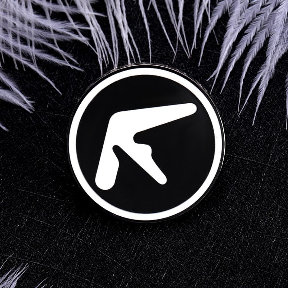 Aphex Twin Logo Svart og Hvitt Nål Richard James Musikkband Merke lys grå farge