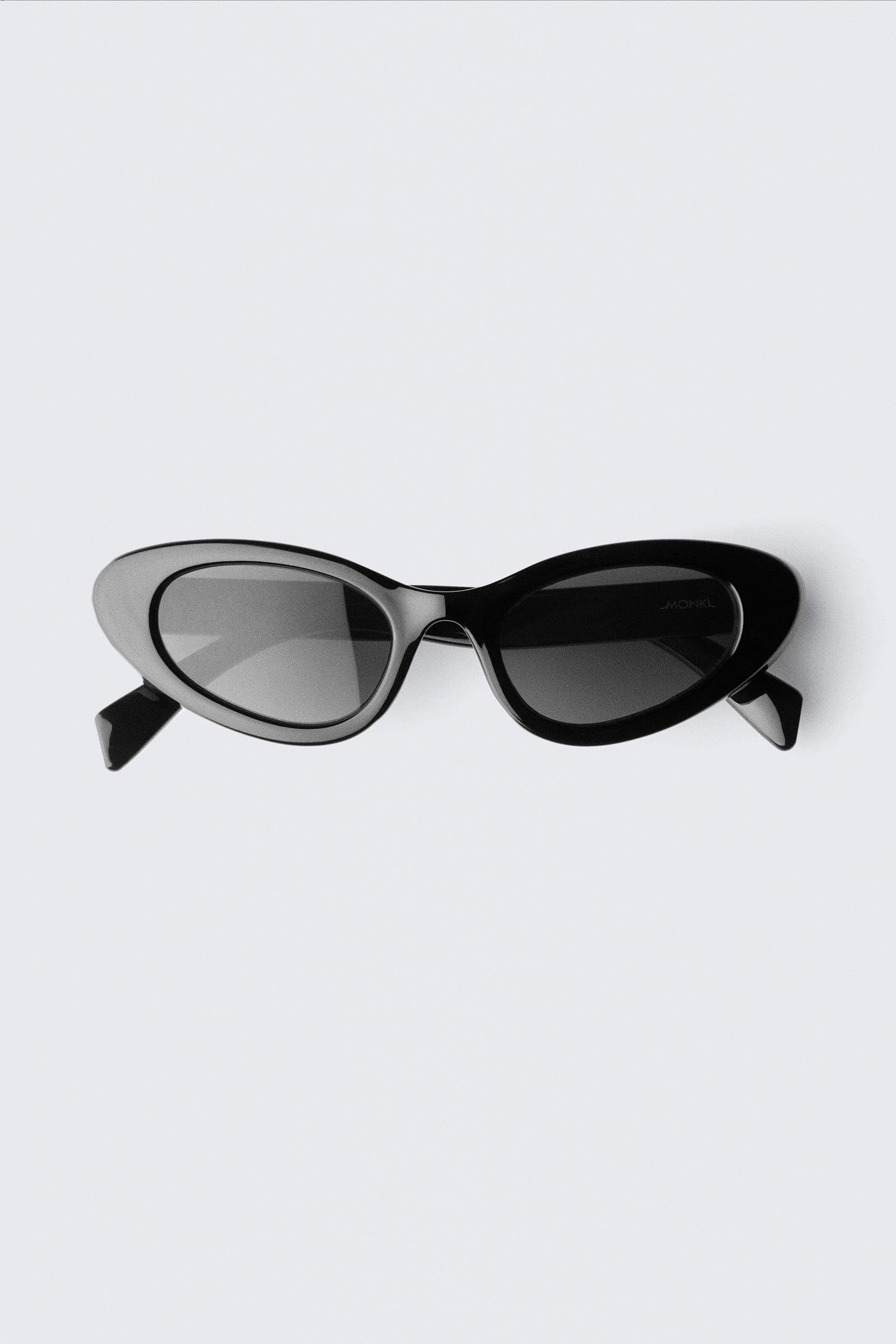 Winged Cat-Eye Sunglasses