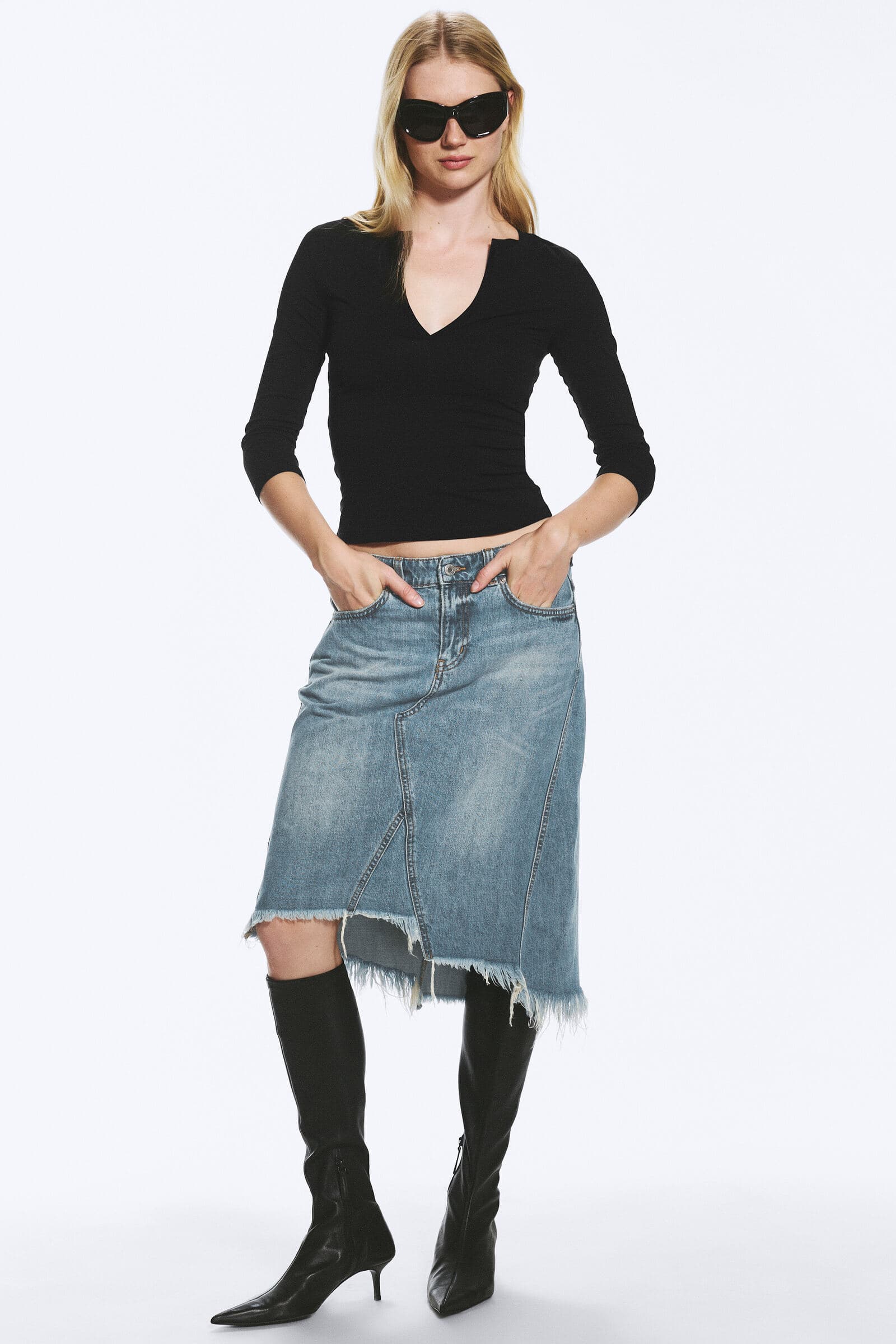 Midi-skjørt i denim med lavt liv