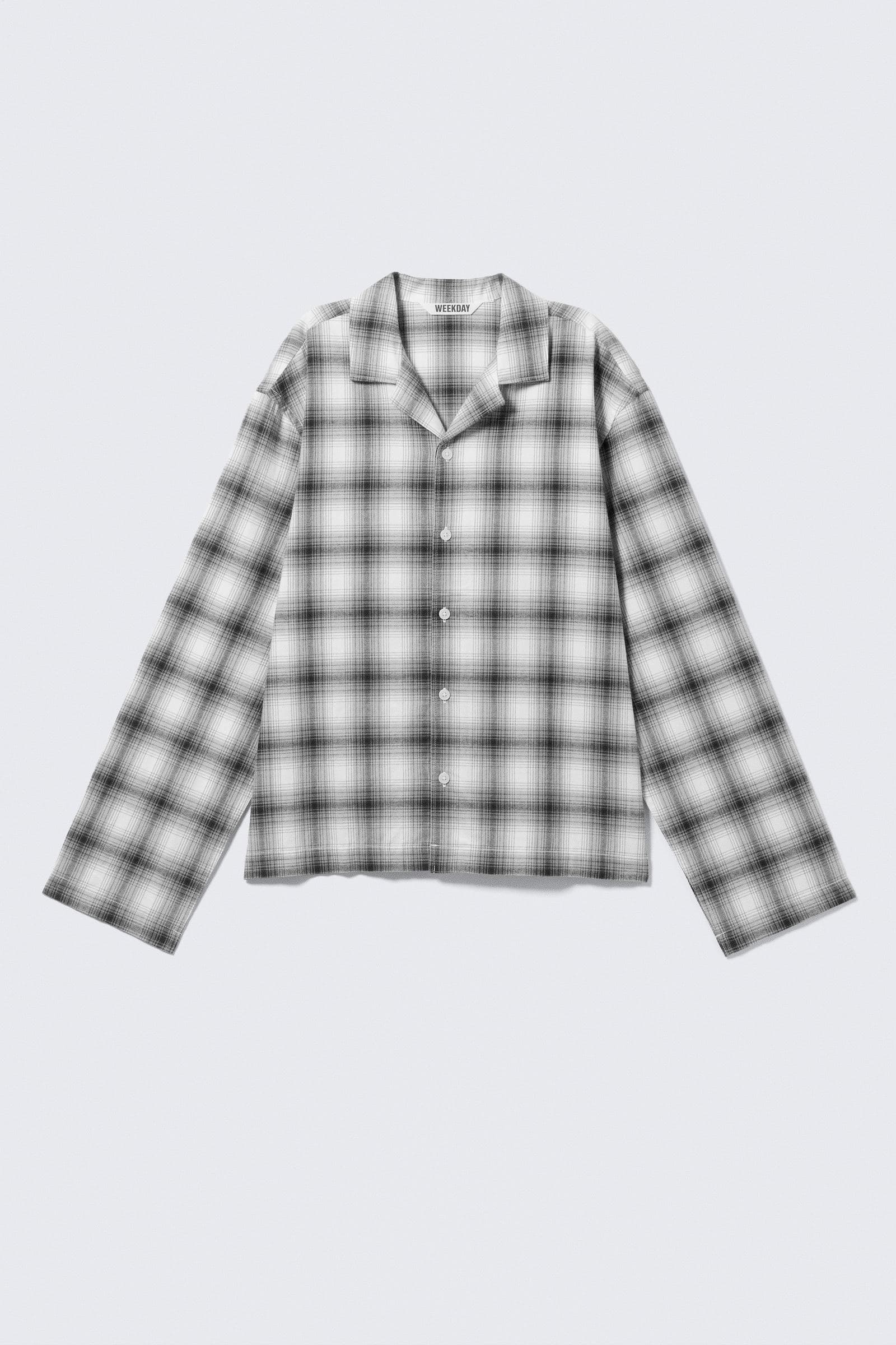 Avslappet flanellpyjamasskjorte