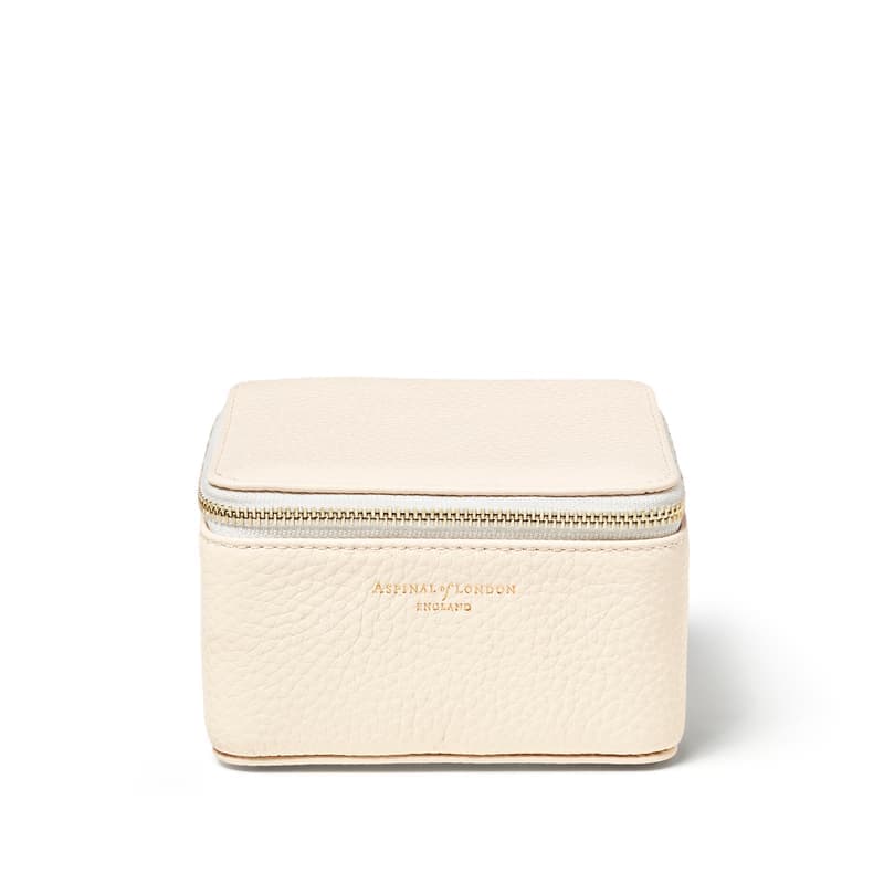 Aspinal of London Travel Watch & Ringbox mit Tasche in Elfenbeinkiesel