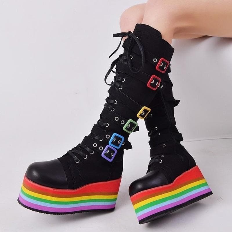 Knehøye støvler Kvinner Motenyheter Rainbow Platform Cowboystøvler Designer Sko med tykk såle Botas Altas Plataforma Mujer cm